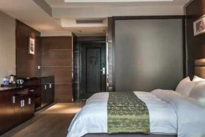 Room 2 of 8