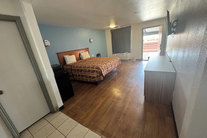 Room 13 of 26