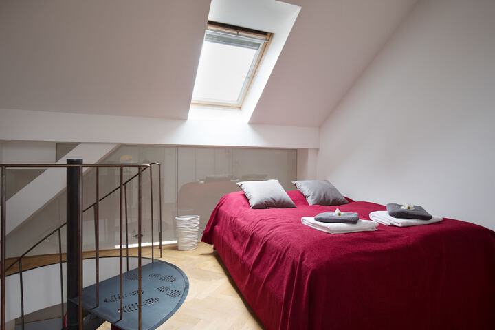 Room 29 of 53