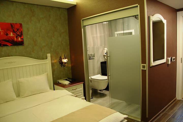 Room 4 of 41