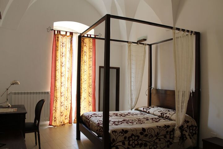 Room 20 of 76