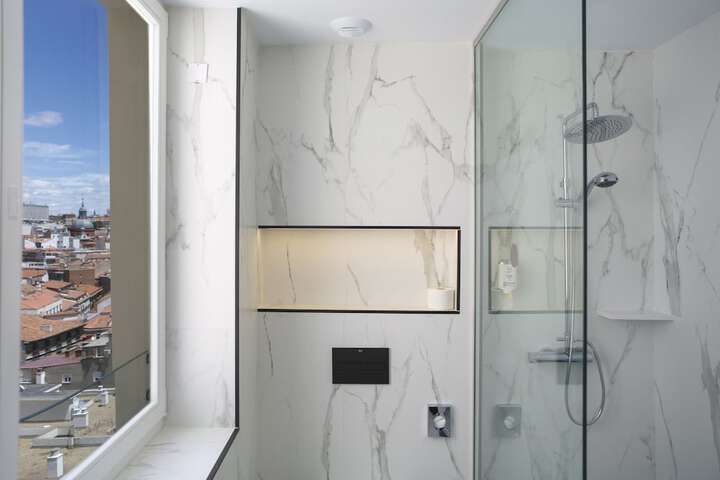 Room 71 of 202