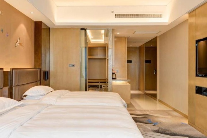 Room 6 of 46