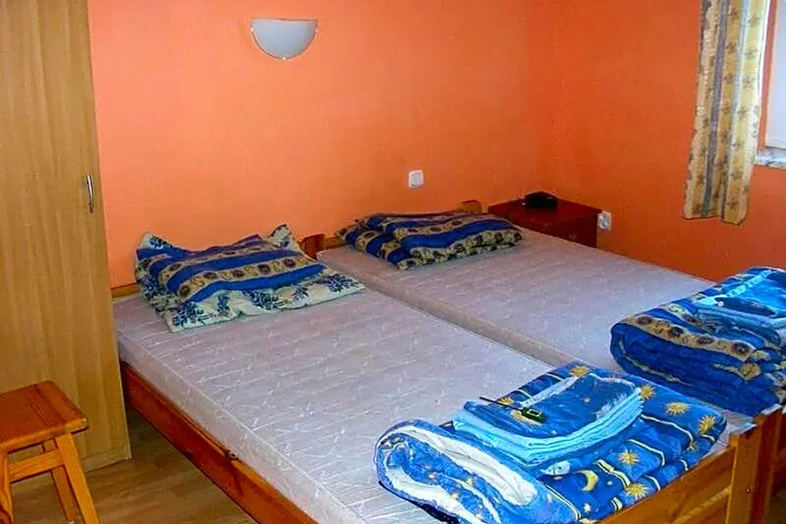 Room 5 of 21