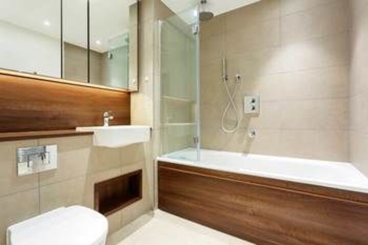 Room 4 of 20