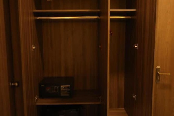 Room 7 of 19
