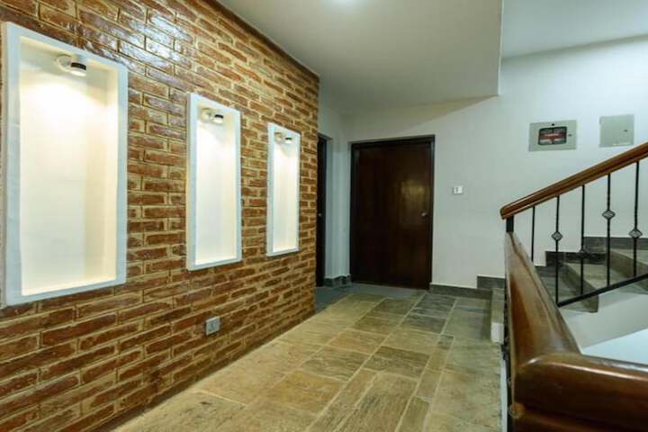 Ballroom/Hall 10 of 12