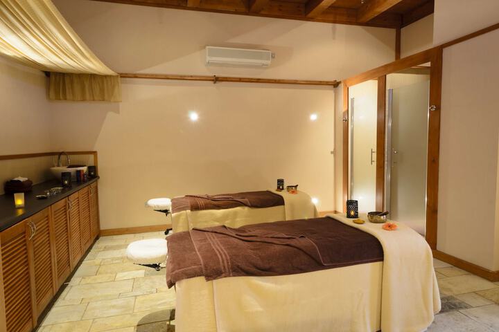 Spa 44 of 61