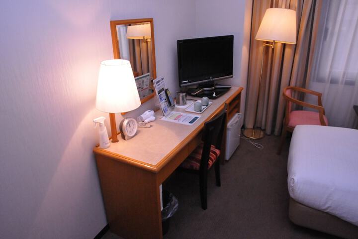 Room 14 of 36