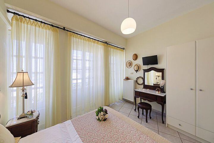 Room 18 of 105