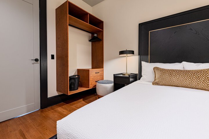 Room 49 of 341
