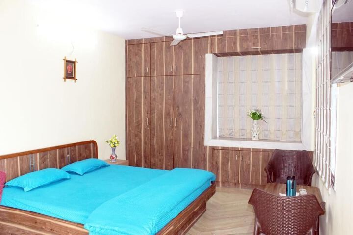 Room 3 of 49