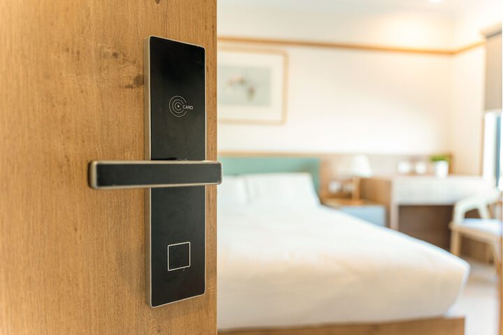 Room 6 of 111