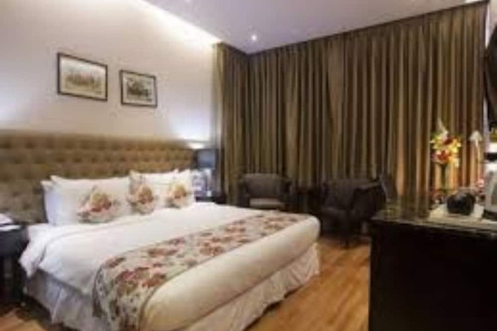 Room 15 of 29