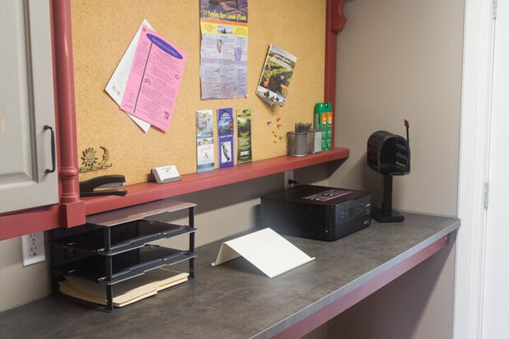 Business Center 79 of 82