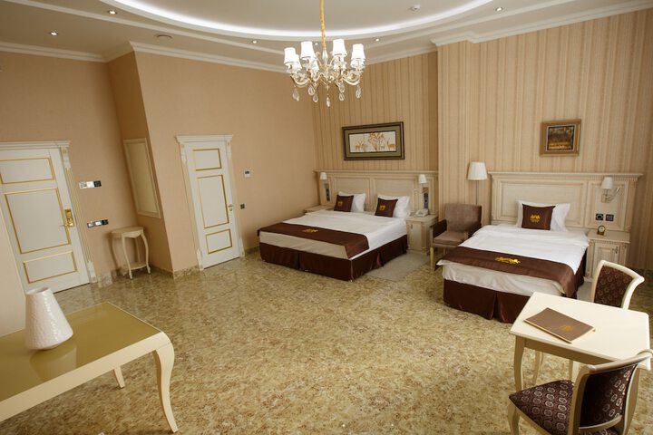 Room 37 of 102