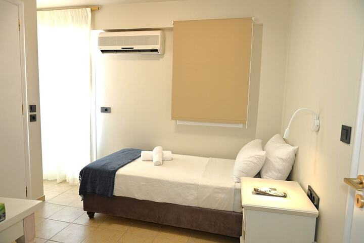 Room 15 of 50