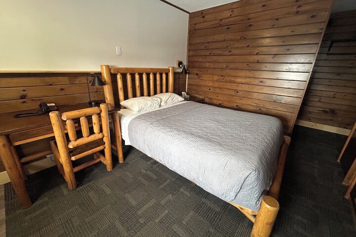 Room 3 of 18