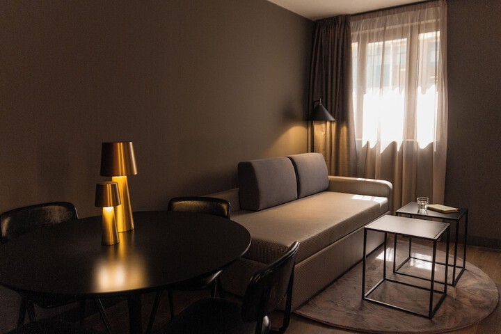 Room 58 of 77