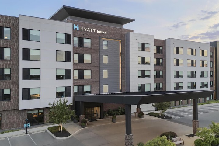 Hyatt House Columbus OSU / Short North