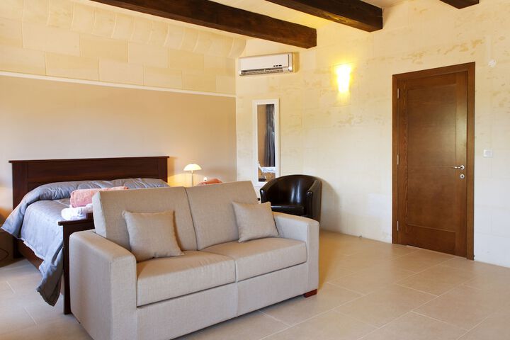 Room 4 of 13