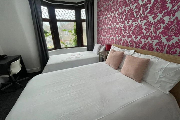 Room 2 of 15