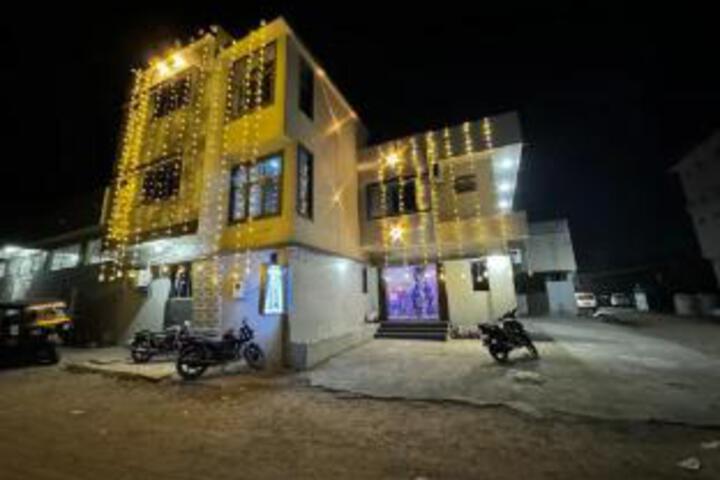 Excel Hotel