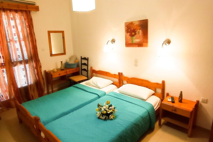 Room 2 of 39