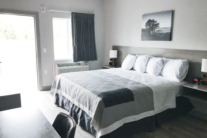 Room 15 of 33