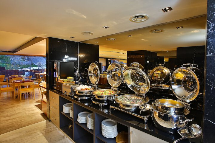 Dining 138 of 166