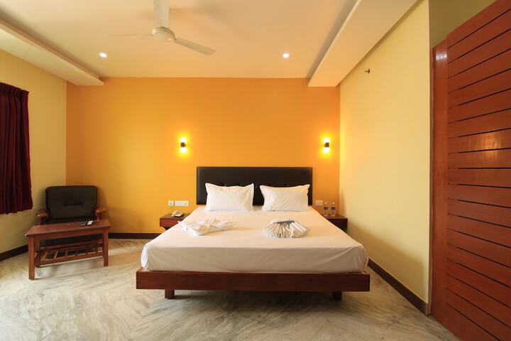 Room 13 of 26