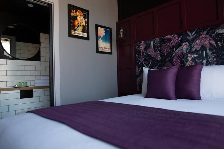 Room 19 of 41
