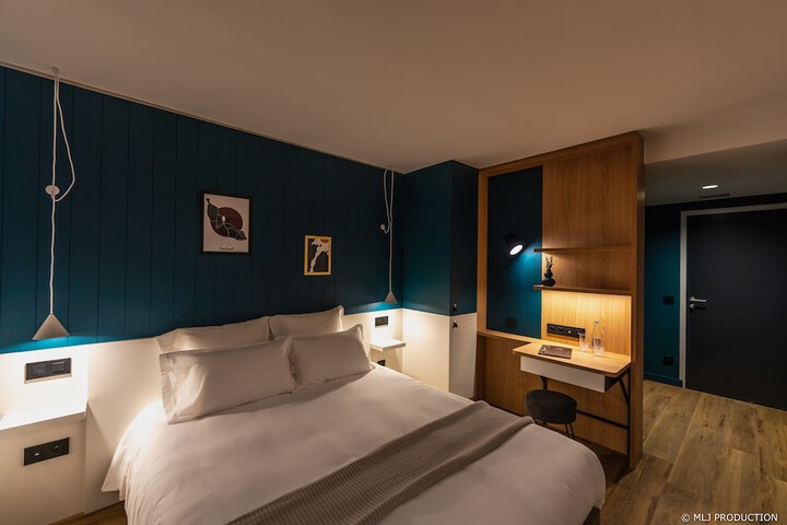 Room 12 of 56
