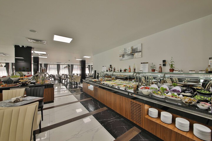 Dining 261 of 318