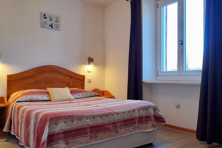 Room 3 of 9