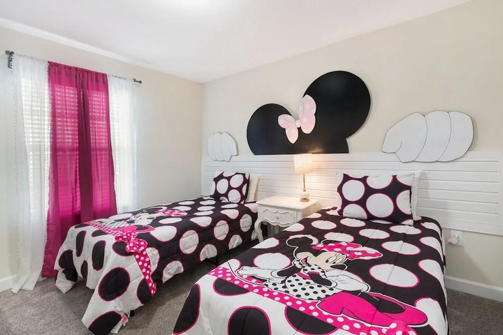 Room 3 of 17