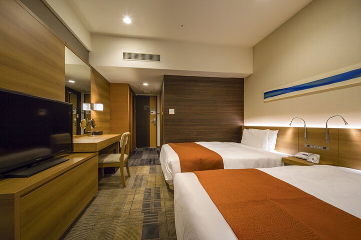 Room 9 of 27