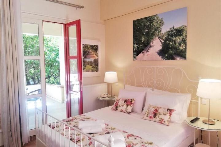 Room 2 of 91