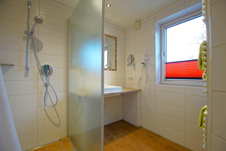 Room 40 of 74