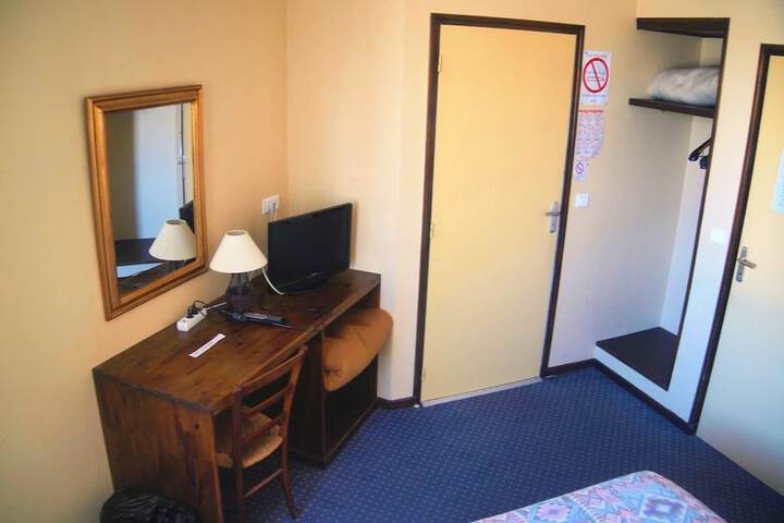 Room 4 of 29