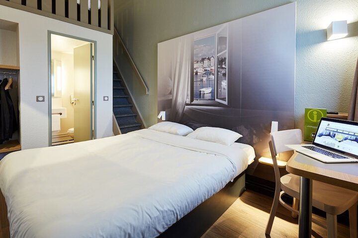 Room 10 of 35