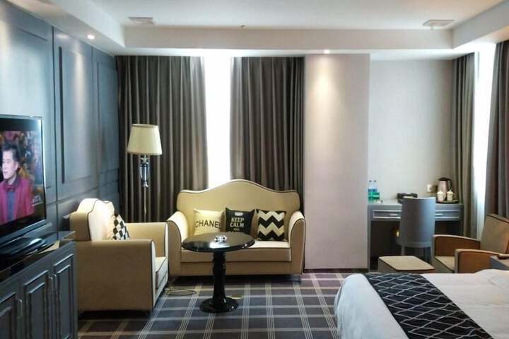 Room 27 of 42