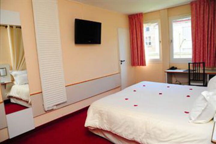 Room 10 of 22