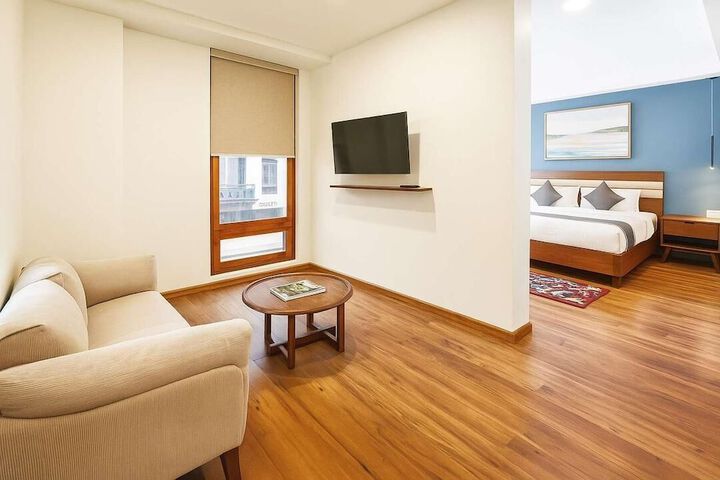 Room 12 of 24