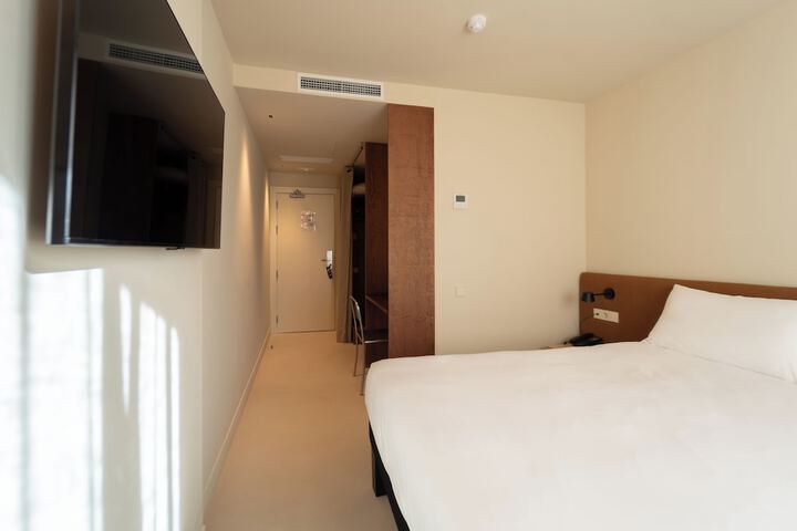Room 14 of 54