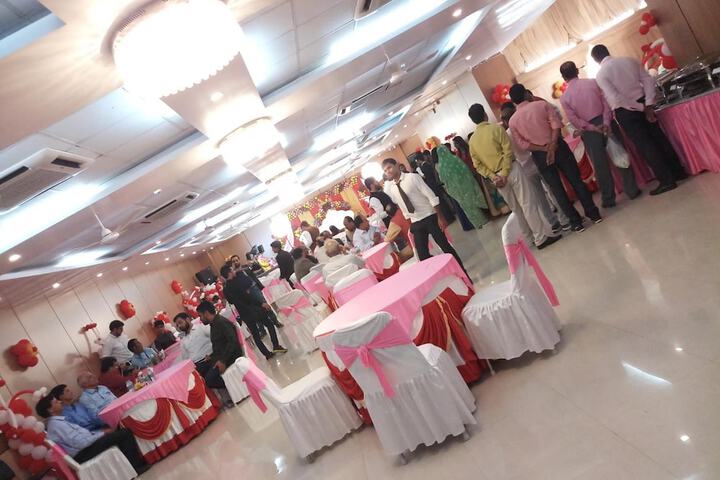 Ballroom/Hall 33 of 44