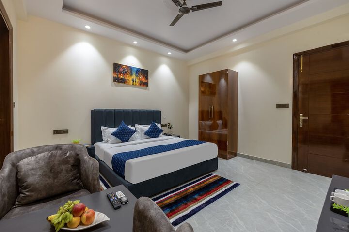 Room 9 of 28