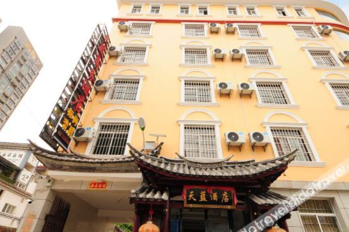 Hotel 8 of 50