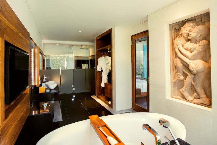 Room 30 of 65