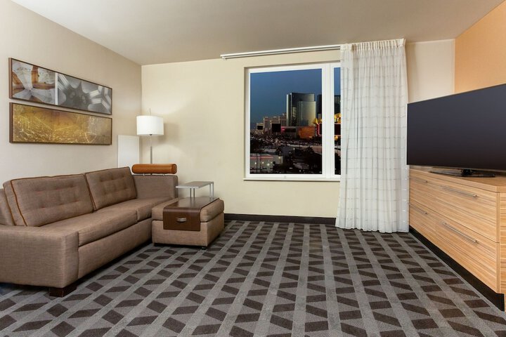 Room 50 of 84